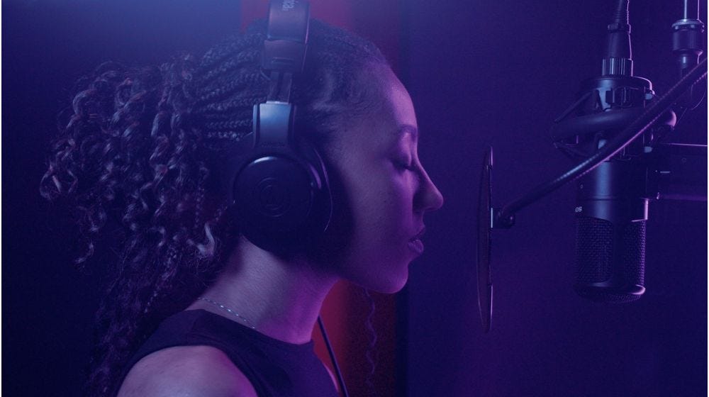 Luna Elle x Bluesound: A New Voice in R&B Meets High-Res Sound